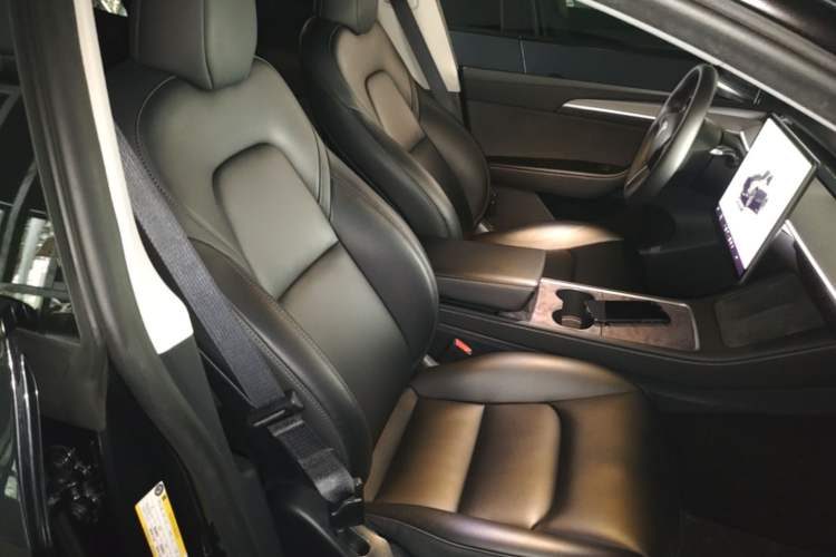 Used Tesla Model Y 2024 Rear-Wheel-Drive Version Right Front Seat