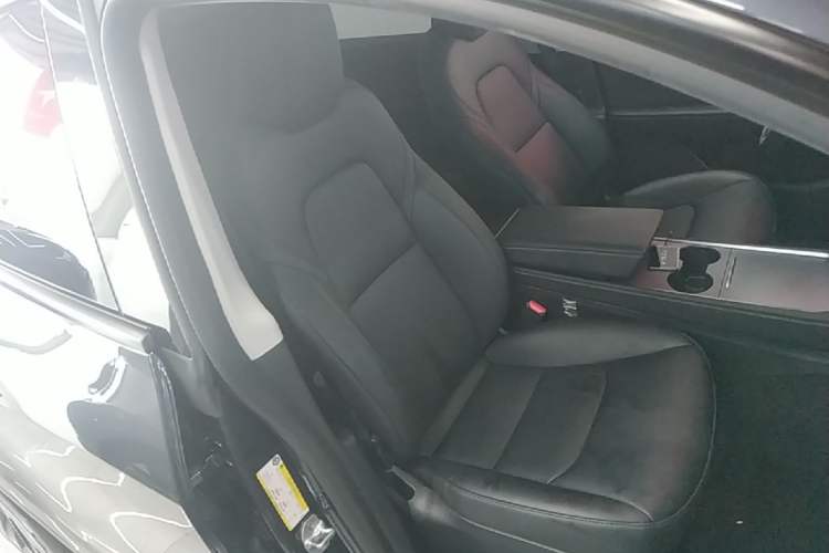 Used Tesla Model Y 2024 Rear-Wheel-Drive Version Right Front Seat