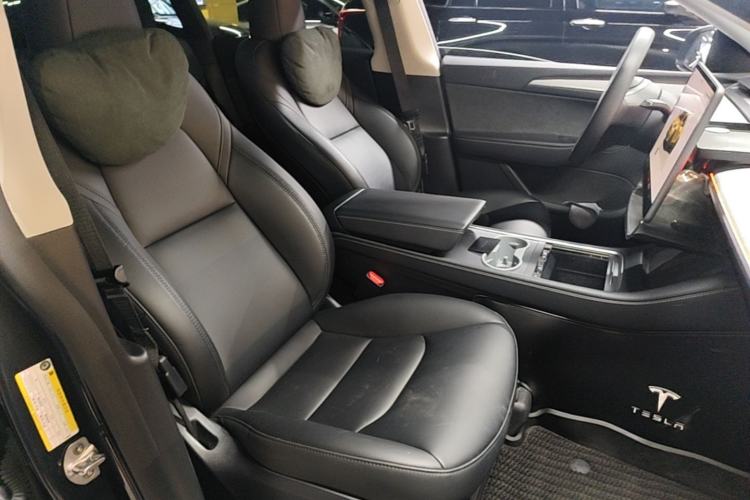 Used Tesla Model Y 2024 Rear-Wheel-Drive Version Right Front Seat