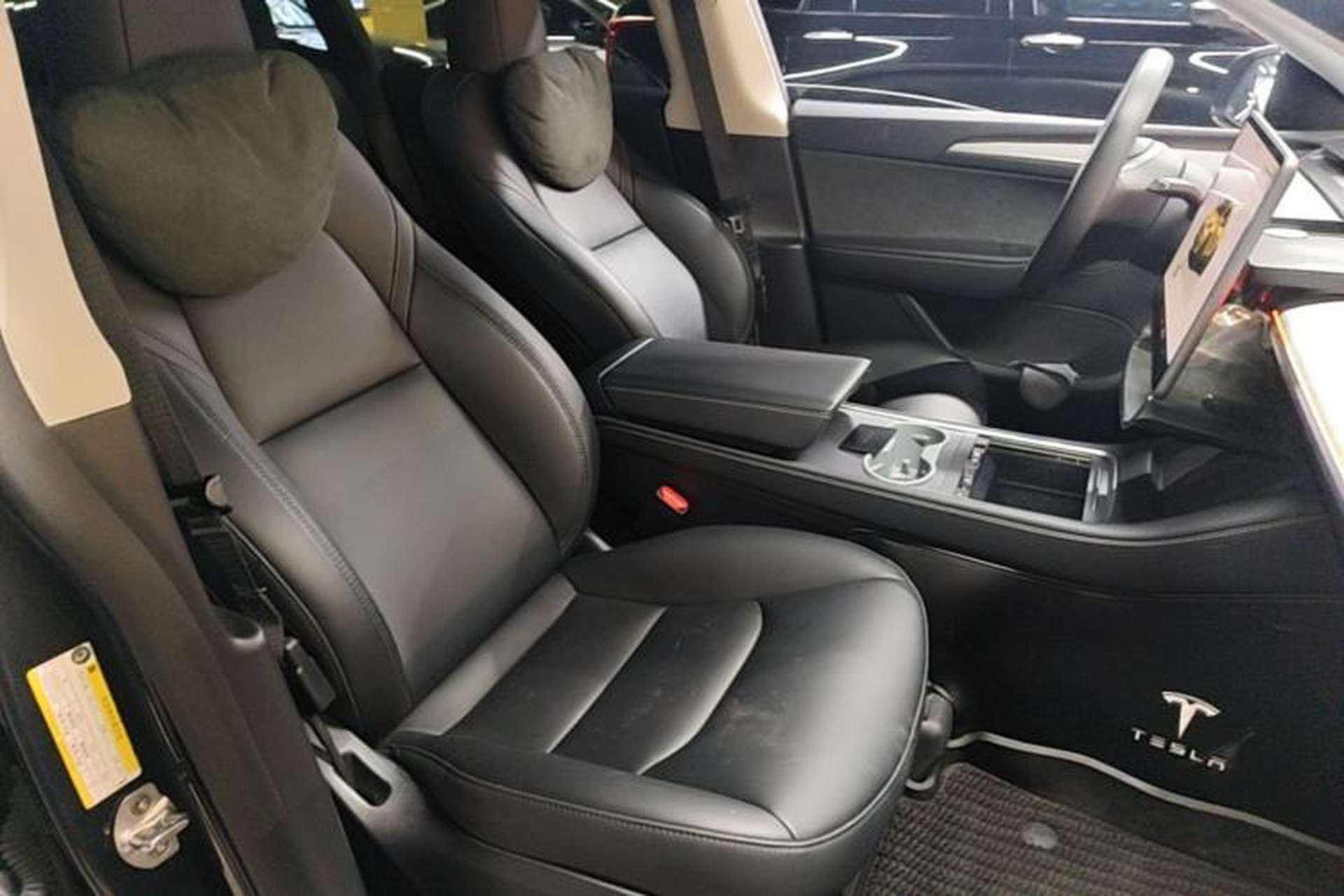 Used Tesla Model Y 2024 Rear-Wheel-Drive Version Right Front Seat