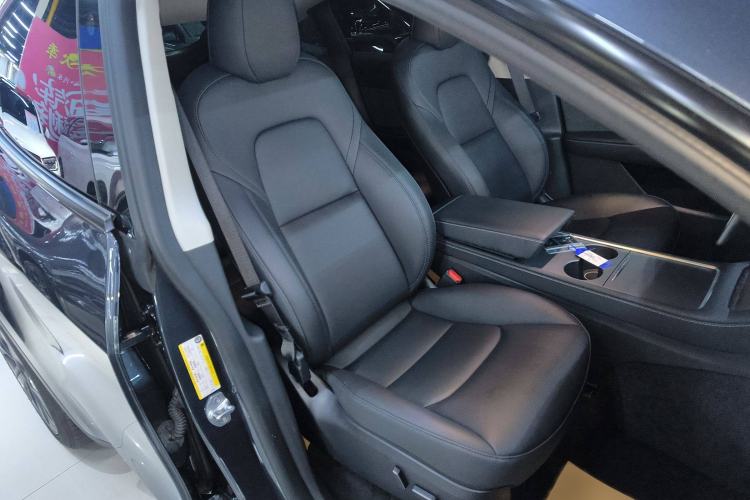Used Tesla Model Y 2024 Rear-Wheel-Drive Version Right Front Seat