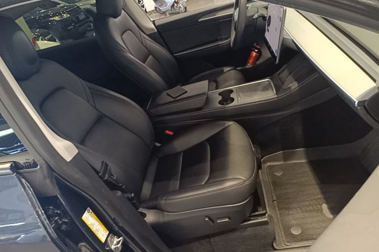 Used Tesla Model Y 2024 Rear-Wheel-Drive Version Right Front Seat