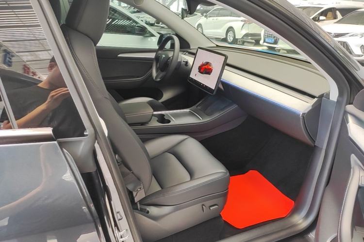 Used Tesla Model Y 2024 Rear-Wheel-Drive Version Right Front Seat