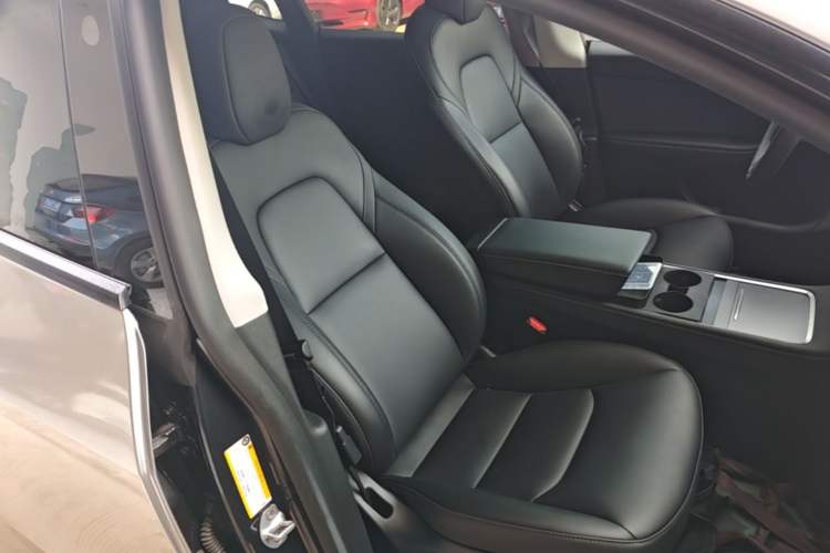 Used Tesla Model Y 2024 Rear-Wheel-Drive Version Right Front Seat