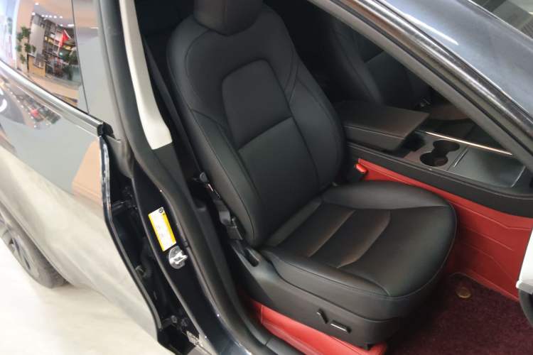 Used Tesla Model Y 2024 Rear-Wheel-Drive Version Right Front Seat