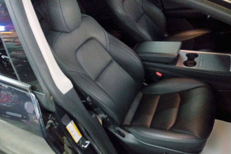 Used Tesla Model Y 2024 Rear-Wheel-Drive Version Right Front Seat