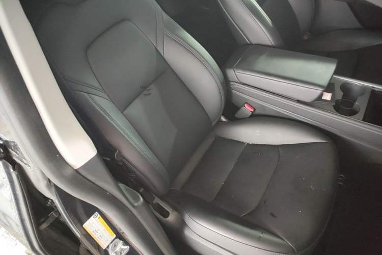 Used Tesla Model Y 2024 Rear-Wheel-Drive Version Right Front Seat