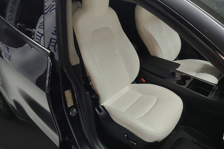 Used Tesla Model Y 2024 Rear-Wheel-Drive Version Right Front Seat