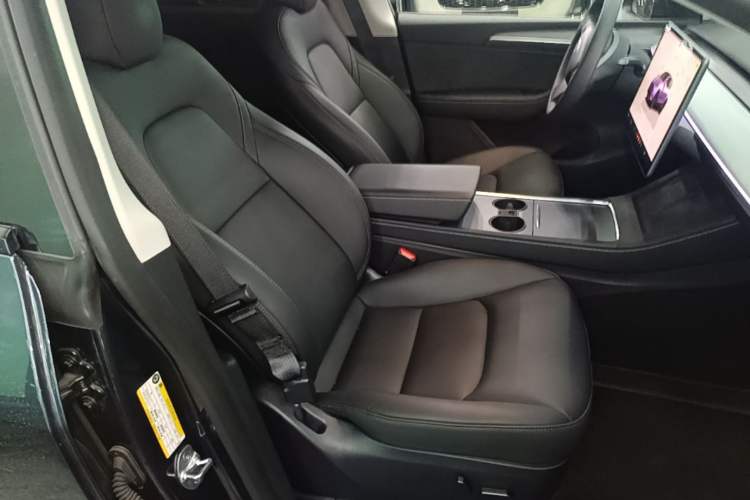 Used Tesla Model Y 2024 Rear-Wheel-Drive Version Right Front Seat
