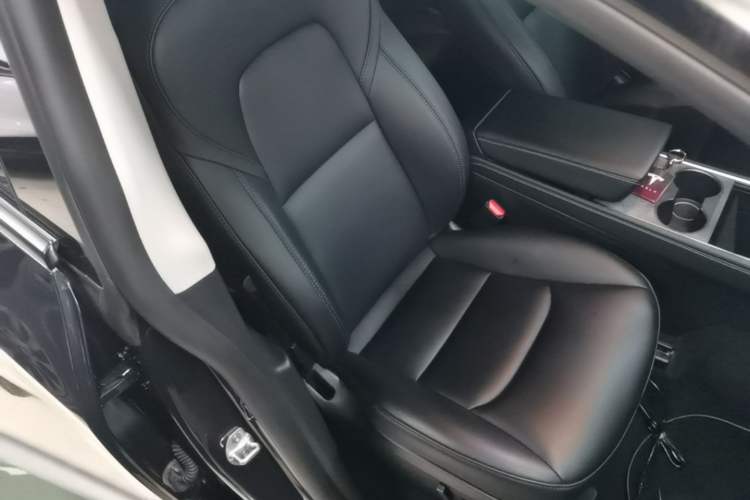 Used Tesla Model Y 2024 Rear-Wheel-Drive Version Right Front Seat