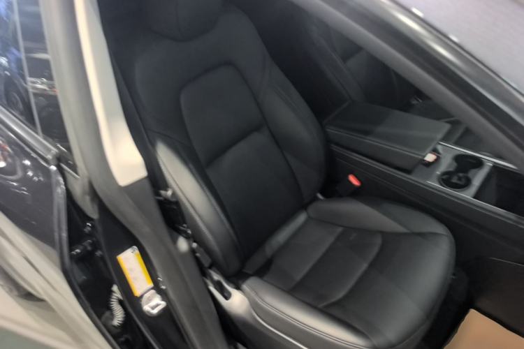 Used Tesla Model Y 2024 Rear-Wheel-Drive Version Right Front Seat