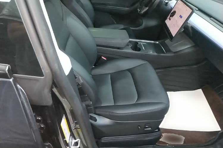 Used Tesla Model Y 2024 Rear-Wheel-Drive Version Right Front Seat