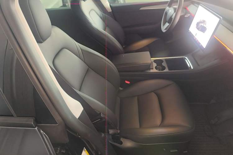 Used Tesla Model Y 2024 Rear-Wheel-Drive Version Right Front Seat