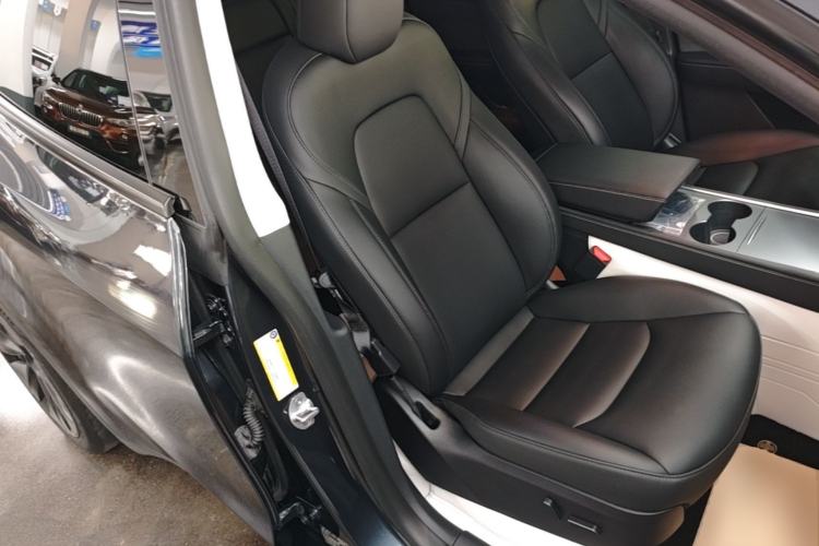 Used Tesla Model Y 2024 Rear-Wheel-Drive Version Right Front Seat