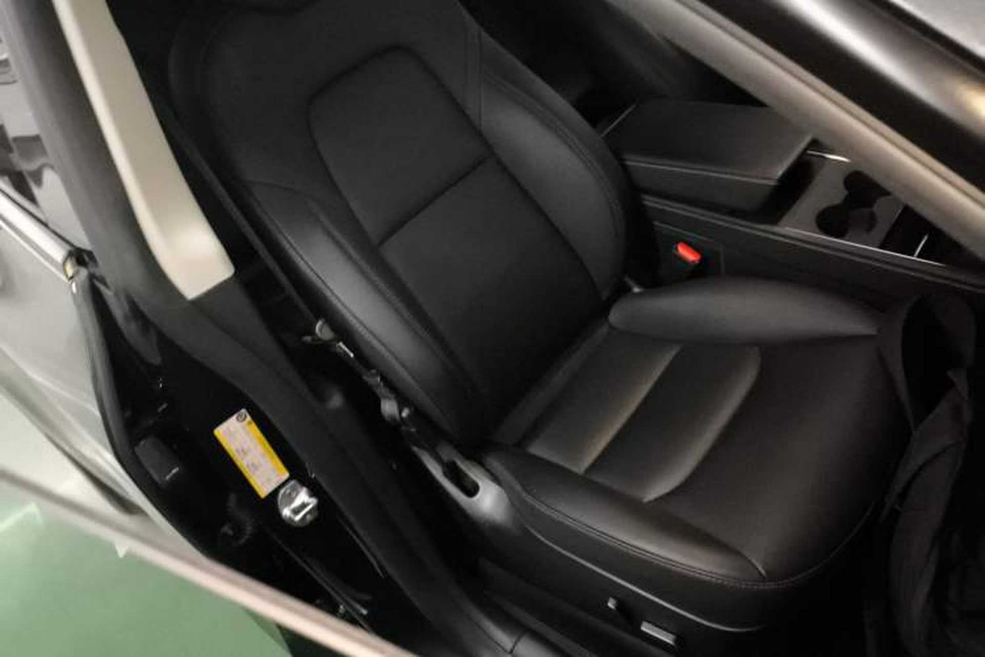Used Tesla Model Y 2024 Rear-Wheel-Drive Version Right Front Seat