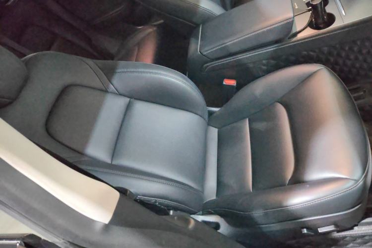 Used Tesla Model Y 2024 Rear-Wheel-Drive Version Right Front Seat