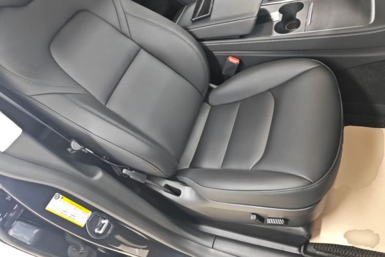 Used Tesla Model Y 2024 Rear-Wheel-Drive Version Right Front Seat