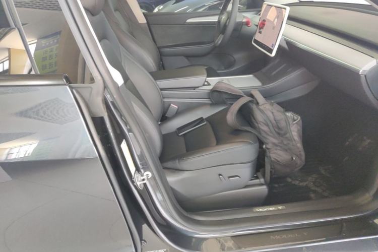 Used Tesla Model Y 2024 Rear-Wheel-Drive Version Right Front Seat
