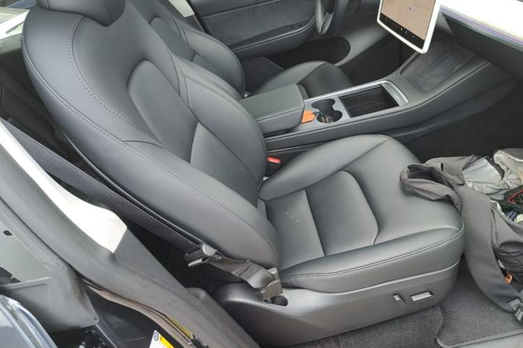 Used Tesla Model Y 2024 Rear-Wheel-Drive Version Right Front Seat