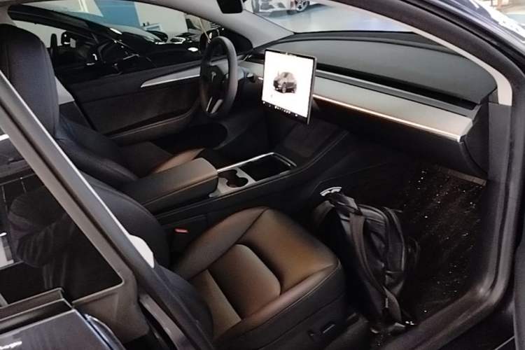 Used Tesla Model Y 2024 Rear-Wheel-Drive Version Right Front Seat