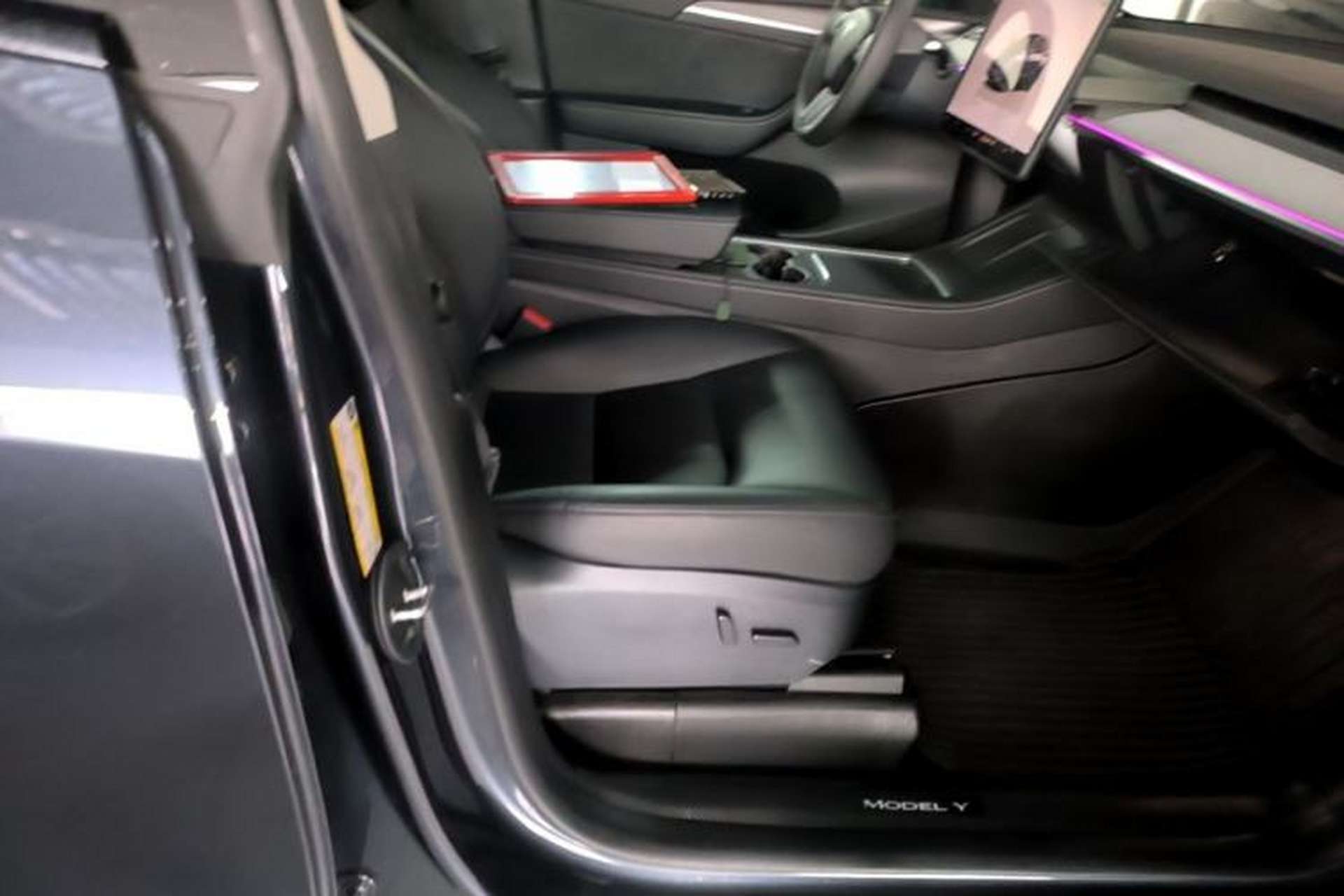 Used Tesla Model Y 2024 Rear-Wheel-Drive Version Right Front Seat
