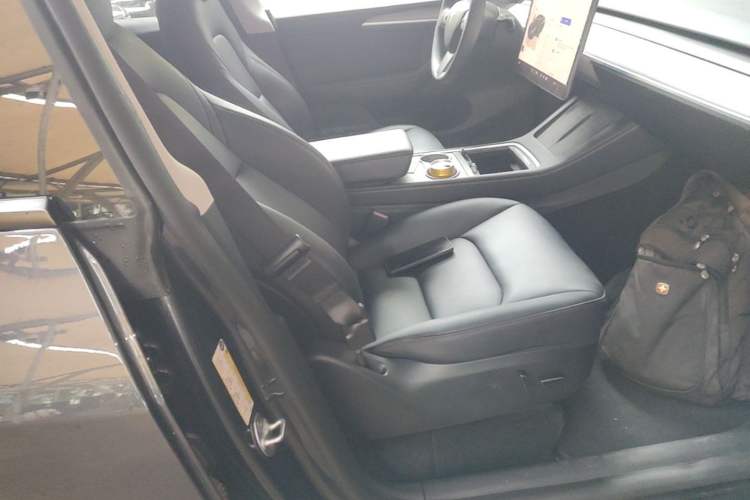Used Tesla Model Y 2024 Rear-Wheel-Drive Version Right Front Seat