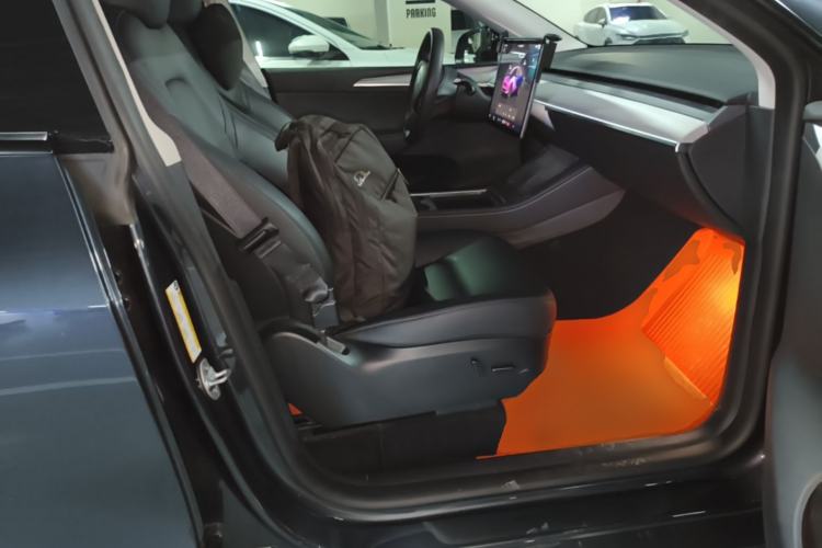 Used Tesla Model Y 2024 Rear-Wheel-Drive Version Right Front Seat