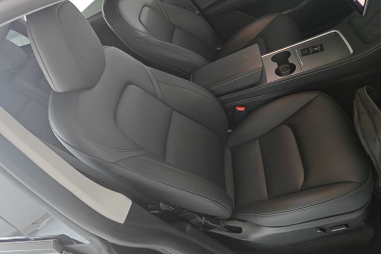 Used Tesla Model Y 2024 Rear-Wheel-Drive Version Right Front Seat