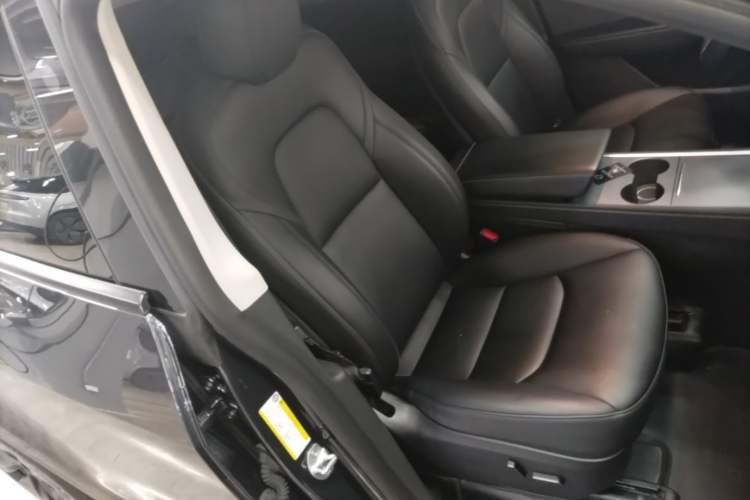 Used Tesla Model Y 2024 Rear-Wheel-Drive Version Right Front Seat