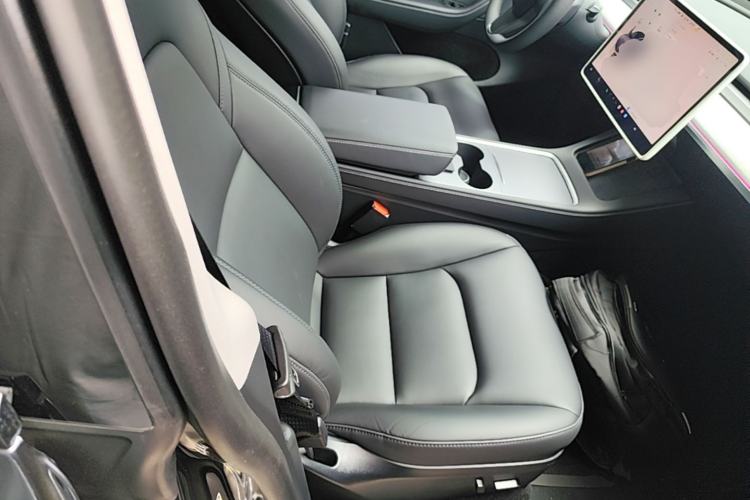 Used Tesla Model Y 2024 Rear-Wheel-Drive Version Right Front Seat