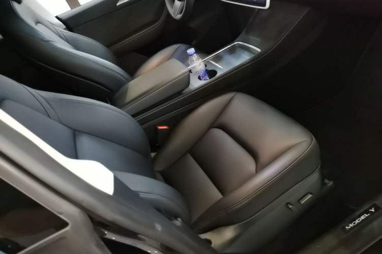 Used Tesla Model Y 2024 Rear-Wheel-Drive Version Right Front Seat
