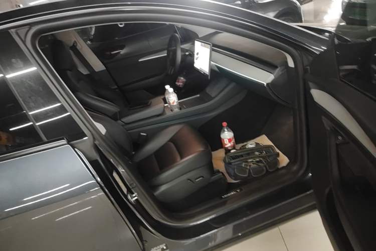 Used Tesla Model Y 2024 Rear-Wheel-Drive Version Right Front Seat