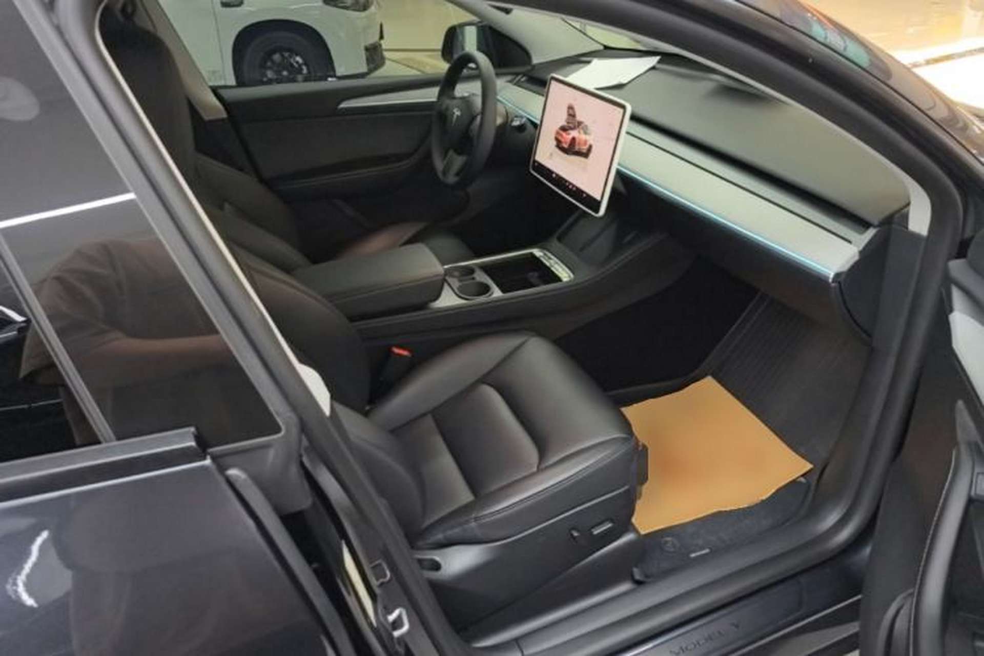 Used Tesla Model Y 2024 Long-Range All-Wheel-Drive Version Right Front Seat