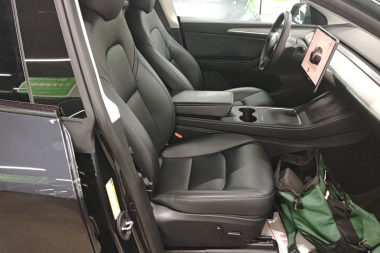Used Tesla Model Y 2024 Rear-Wheel-Drive Version Right Front Seat