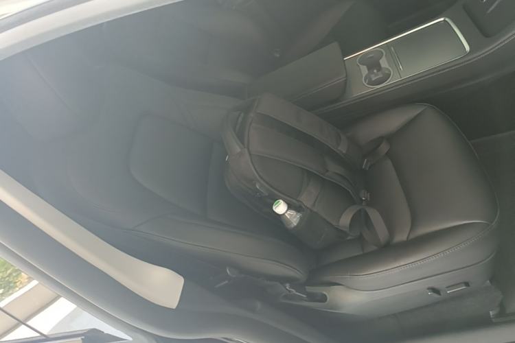 Used Tesla Model Y 2024 Rear-Wheel-Drive Version Right Front Seat