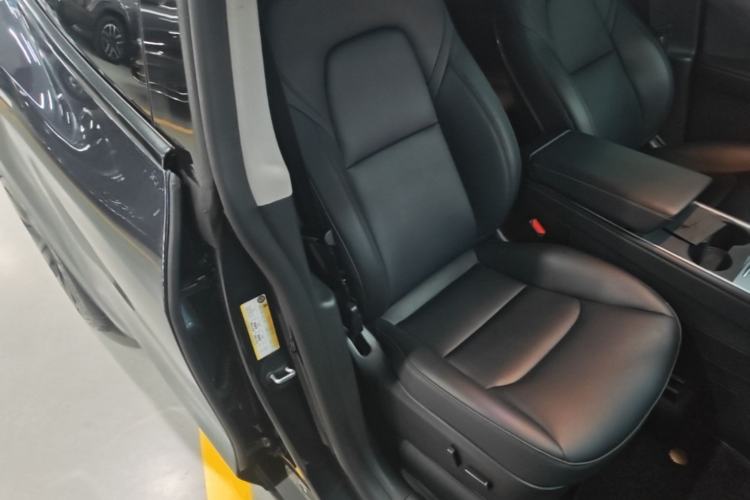 Used Tesla Model Y 2024 Rear-Wheel-Drive Version Right Front Seat