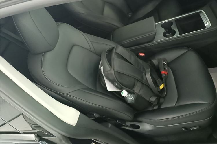 Used Tesla Model Y 2024 Rear-Wheel-Drive Version Right Front Seat