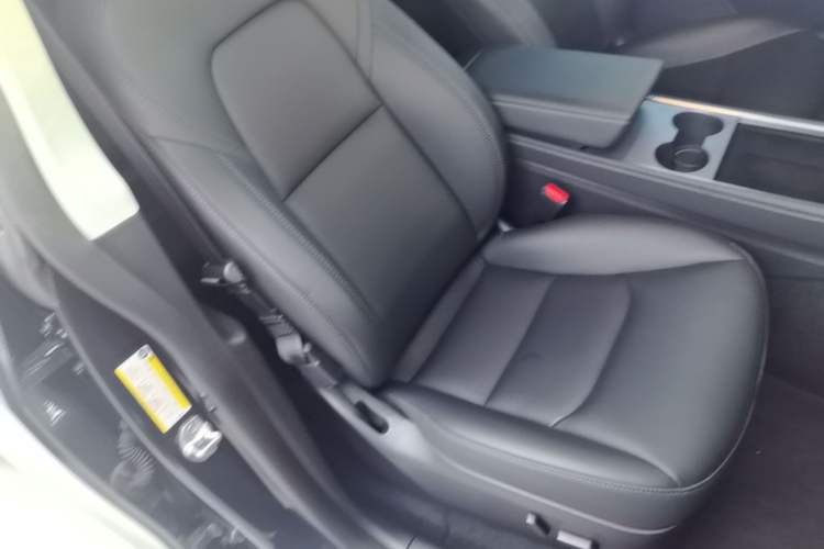 Used Tesla Model Y 2024 Rear-Wheel-Drive Version Right Front Seat