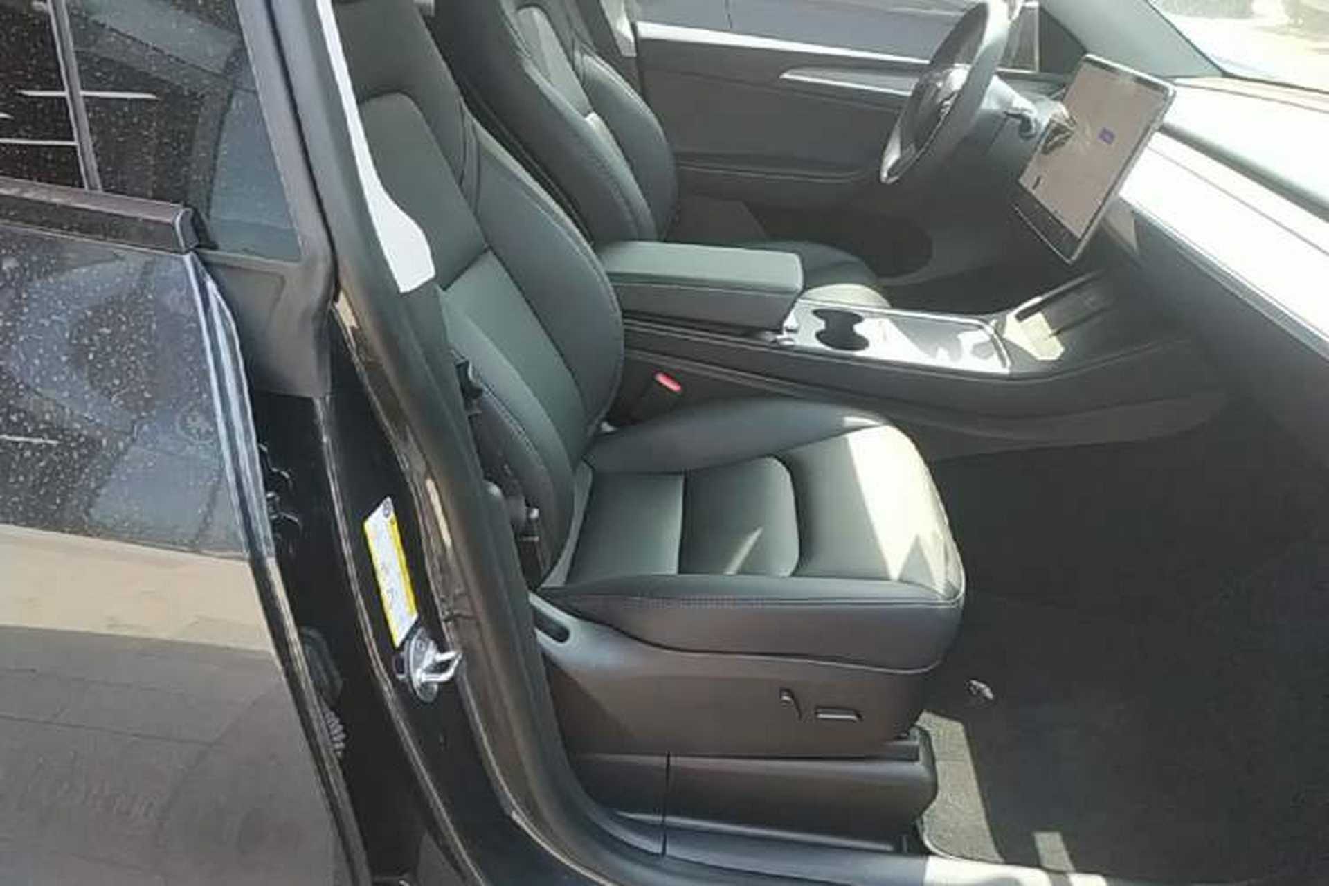 Used Tesla Model Y 2024 Rear-Wheel-Drive Version Right Front Seat