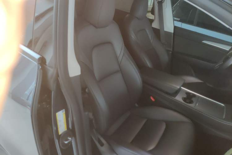 Used Tesla Model Y 2024 Rear-Wheel-Drive Version Right Front Seat