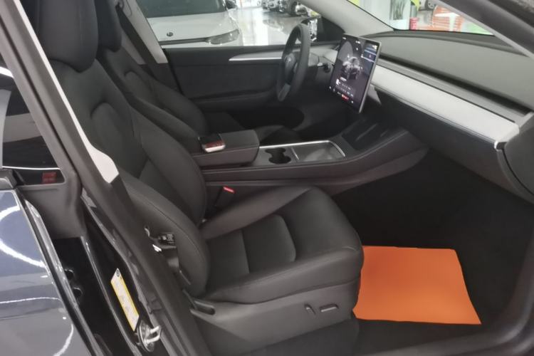 Used Tesla Model Y 2024 Rear-Wheel-Drive Version Right Front Seat