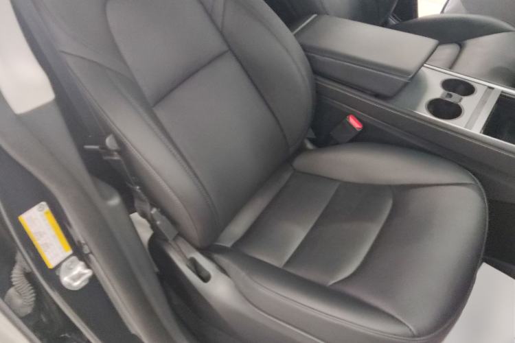Used Tesla Model Y 2024 Rear-Wheel-Drive Version Right Front Seat