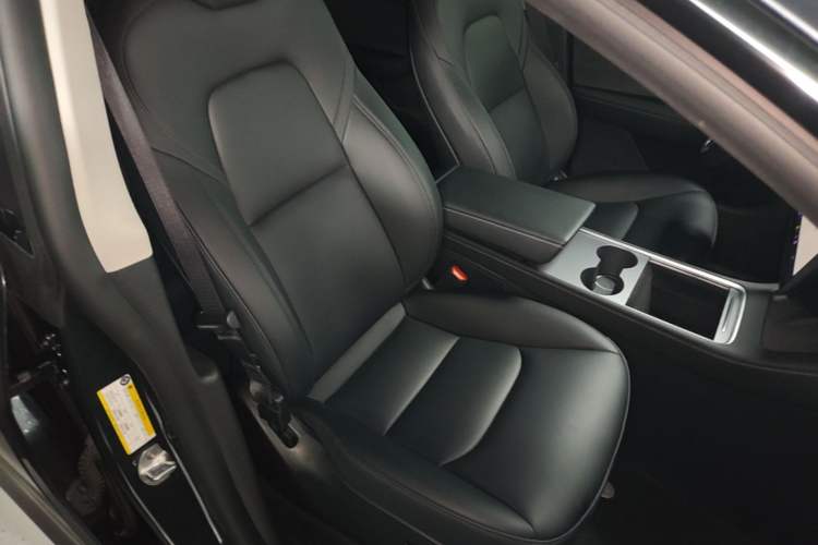 Used Tesla Model Y 2024 Rear-Wheel-Drive Version Right Front Seat