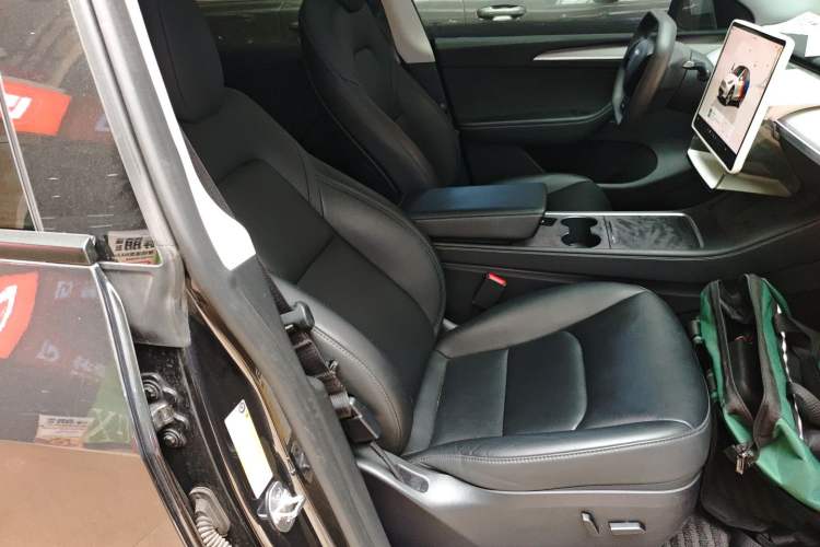 Used Tesla Model Y 2024 Rear-Wheel-Drive Version Right Front Seat