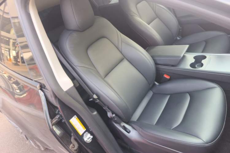Used Tesla Model Y 2024 Rear-Wheel-Drive Version Right Front Seat