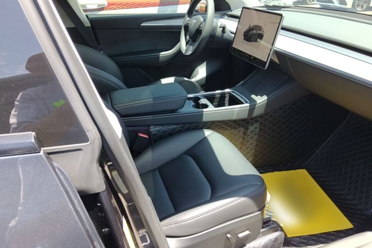 Used Tesla Model Y 2024 Rear-Wheel-Drive Version Right Front Seat