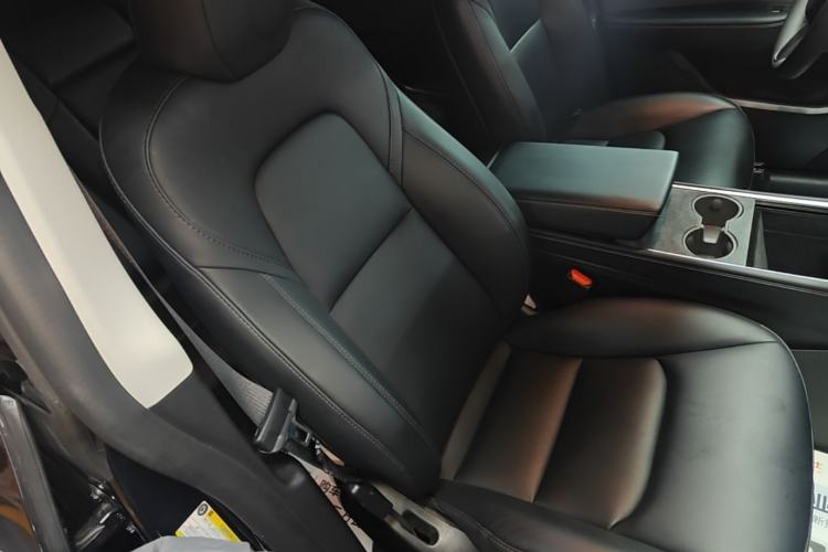 Used Tesla Model Y 2024 Rear-Wheel-Drive Version Right Front Seat