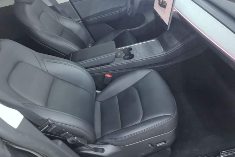 Used Tesla Model Y 2024 Rear-Wheel-Drive Version Right Front Seat