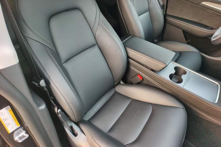 Used Tesla Model Y 2024 Rear-Wheel-Drive Version Right Front Seat