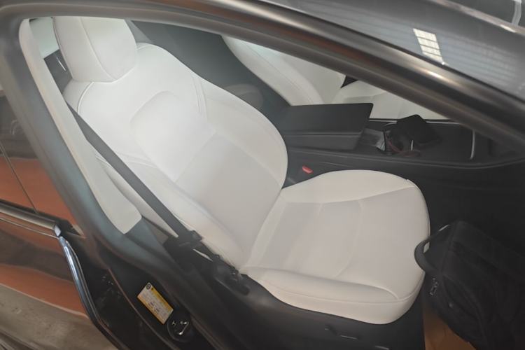 Used Tesla Model Y 2024 Rear-Wheel-Drive Version Right Front Seat